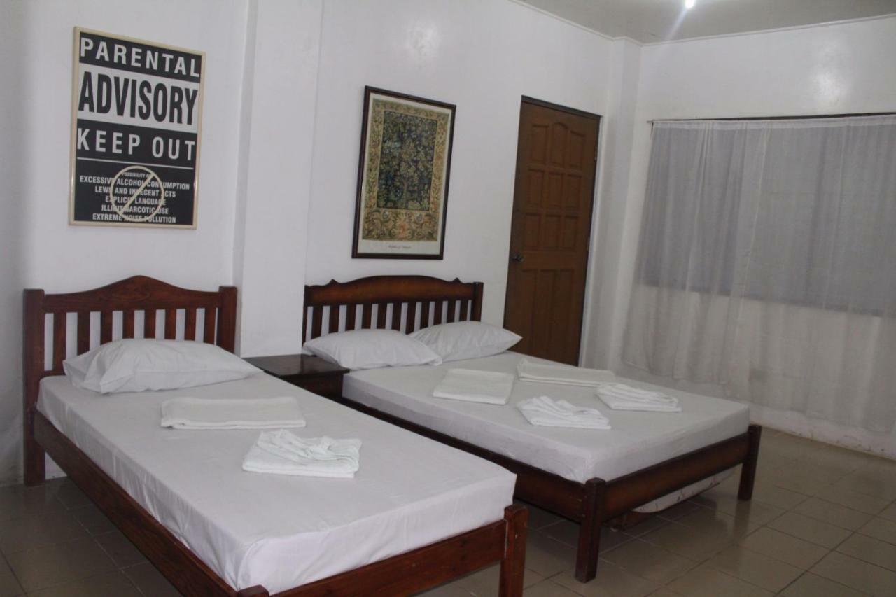 Coron Town Traveller'S Dormitory Zewnętrze zdjęcie