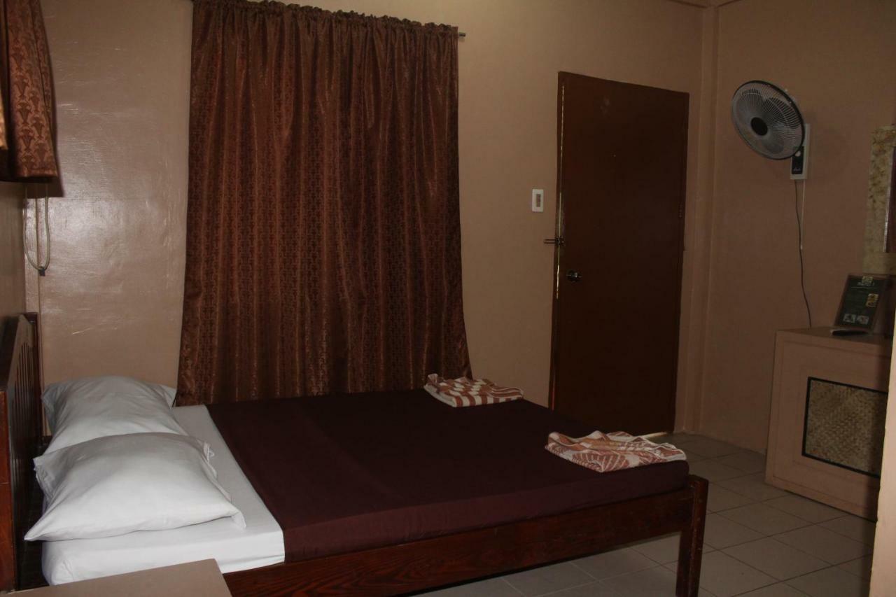 Coron Town Traveller'S Dormitory Zewnętrze zdjęcie